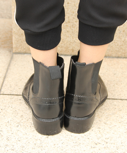 UNITED ARROWS(ユナイテッドアローズ)の「UAW レイン サイドゴアブーツ†‡◆(レインシューズ・レディース・ブラック/オフホワイト/ネイビー・36/37/38/39)」の6枚目の写真