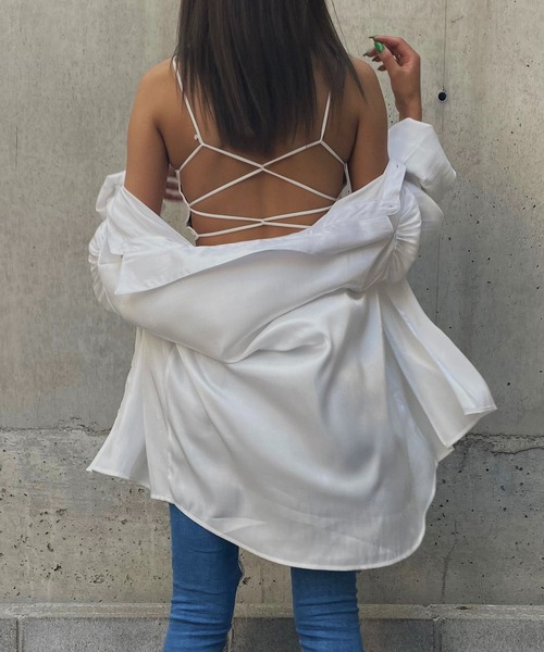 Avvenente(アベネンテ)の「【Avvenente】カップ付きバッククロスキャミブラトップ(キャミソール・レディース・ホワイト/ブラック・M)」の2枚目の写真