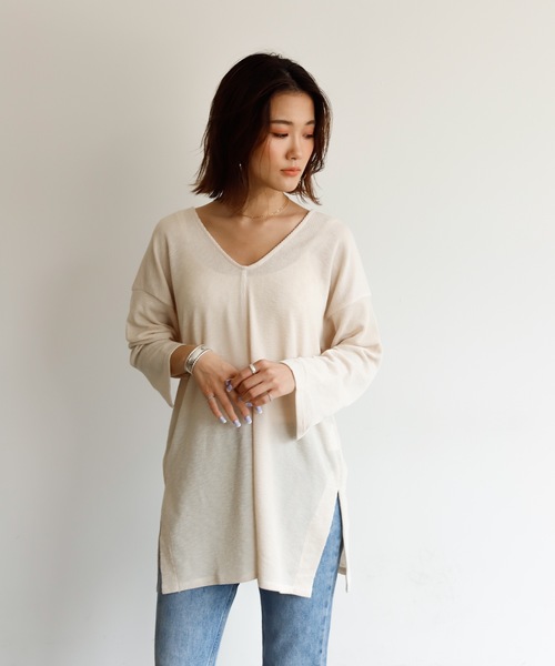 Auntie Rosa Holiday（アンティローザホリデー）の「Vネックスリットリブチュニック（Tシャツ/カットソー・レディース・ブラック/ネイビー/ナチュラル/ベージュ・FREE）」の2枚目の写真