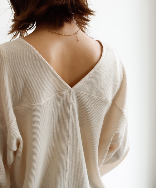 Auntie Rosa Holiday（アンティローザホリデー）の「Vネックスリットリブチュニック（Tシャツ/カットソー・レディース・ブラック/ネイビー/ナチュラル/ベージュ・FREE）」の17枚目の写真