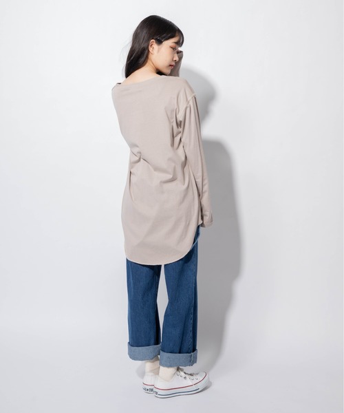 Mysa&Liina（ミーサリーナ）の「ステッチロングTシャツ（Tシャツ/カットソー・レディース・ブラック/ベージュ/オフホワイト/サックスブルー・M）」の11枚目の写真