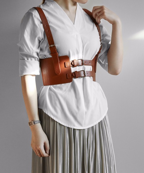 LA VORAGINE（ラ ヴォラジネ）の「サスペンダー太ベルト / ハーネス ワイドベルト（ベルト・レディース・ベージュ/ブラック/キャメル/イエロー系その他/ブラック系その他/ホワイト/ブラウン/シルバー・FREE）」の6枚目の写真