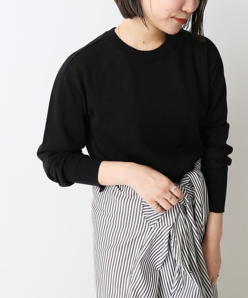 SLOBE IENA（スローブイエナ）の「ウォッシャブルハイゲージコンパクトクルーネックプルオーバー【手洗い可能】◆（ニット/セーター・レディース・ブラック/ベージュ/レッド/イエロー・FREE）」の2枚目の写真