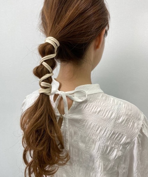 Heather（ヘザー）の「ポニーワイヤーアレンジセット 919028（その他ヘアアクセサリー・レディース・オフホワイト/アイボリー/ベージュ系その他/ホワイト系その他/ブラウン系その他・ONESIZE）」の18枚目の写真