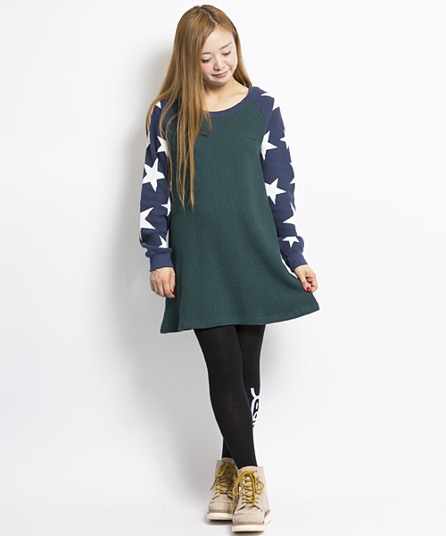X-girl（エックスガール）の「WAFFLE L/S DRESS（ワンピース・レディース・ブラック/アッシュ/グリーン・1/2）」の4枚目の写真