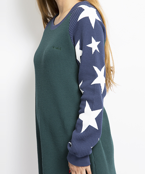 X-girl（エックスガール）の「WAFFLE L/S DRESS（ワンピース・レディース・ブラック/アッシュ/グリーン・1/2）」の7枚目の写真