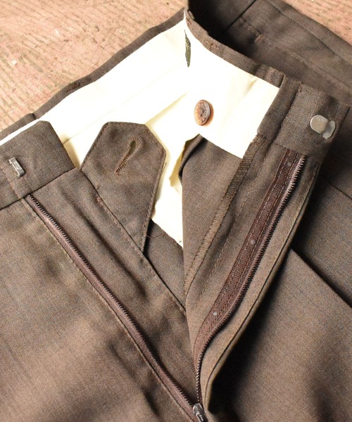 VINTAGE(ヴィンテージ)の「【ヴィンテージ古着】90's DOCKERS スラックス(スラックス・メンズ・ブラウン・33inch)」の6枚目の写真