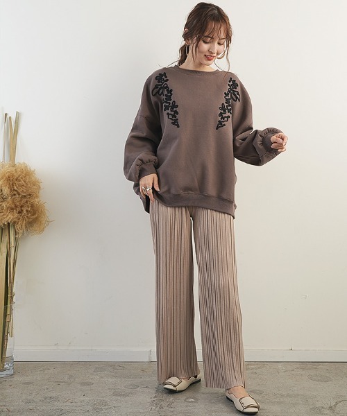 Futier land(フューティアランド)の「コード刺繍バルーンスリーブプルオーバー(スウェット・レディース・アイボリー/ブラック/ブラウン/グレイッシュベージュ・FREE)」の6枚目の写真
