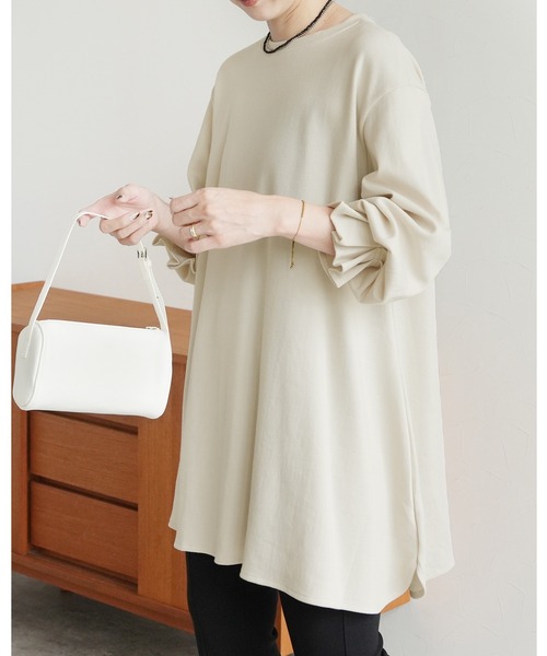 reca(レカ)の「ふんわりAラインシルエット!タックスリーブフレアカットソー(Tシャツ/カットソー・レディース・アイボリー/ブラック/ピンク/カーキ/グレイッシュベージュ/ミント/チャコール/ブルー/キャメル/レッド系/イエロー/キナリ/ピンク系その他・FREE)」の2枚目の写真