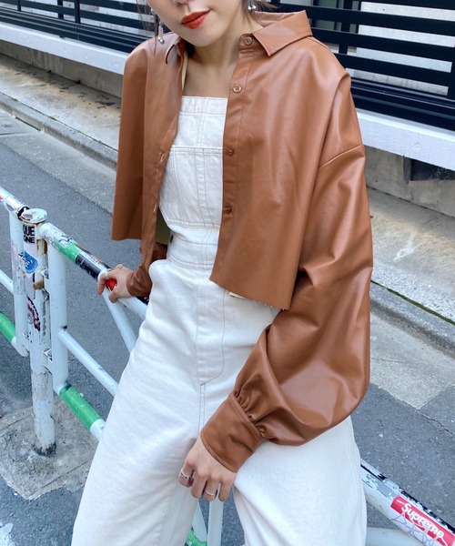 WHO'S WHO gallery（フーズフーギャラリー）の「ダメージショートシャツ（シャツ/ブラウス・レディース・ライトグレー/ブラック/ブラウン/オフホワイト/カーキ/ブルー/グリーン/アイボリー/ブラック系その他/グレー・FREE）」の8枚目の写真