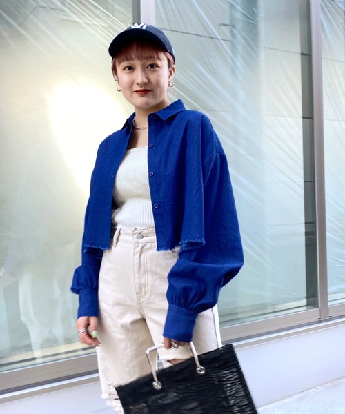 WHO'S WHO gallery（フーズフーギャラリー）の「ダメージショートシャツ（シャツ/ブラウス・レディース・ライトグレー/ブラック/ブラウン/オフホワイト/カーキ/ブルー/グリーン/アイボリー/ブラック系その他/グレー・FREE）」の10枚目の写真