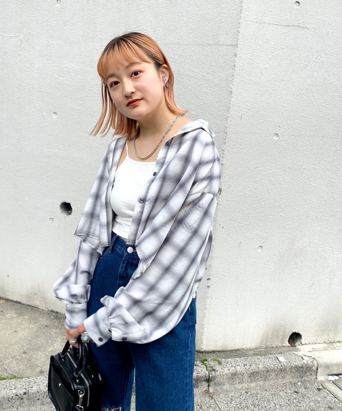 WHO'S WHO gallery（フーズフーギャラリー）の「ダメージショートシャツ（シャツ/ブラウス・レディース・ライトグレー/ブラック/ブラウン/オフホワイト/カーキ/ブルー/グリーン/アイボリー/ブラック系その他/グレー・FREE）」の14枚目の写真