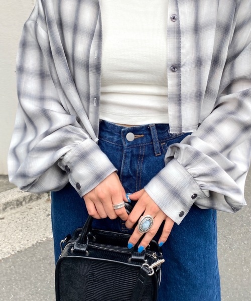 WHO'S WHO gallery（フーズフーギャラリー）の「ダメージショートシャツ（シャツ/ブラウス・レディース・ライトグレー/ブラック/ブラウン/オフホワイト/カーキ/ブルー/グリーン/アイボリー/ブラック系その他/グレー・FREE）」の18枚目の写真