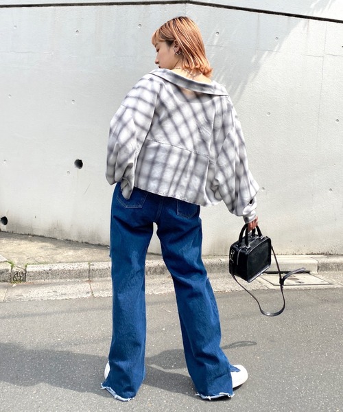 WHO'S WHO gallery（フーズフーギャラリー）の「ダメージショートシャツ（シャツ/ブラウス・レディース・ライトグレー/ブラック/ブラウン/オフホワイト/カーキ/ブルー/グリーン/アイボリー/ブラック系その他/グレー・FREE）」の21枚目の写真