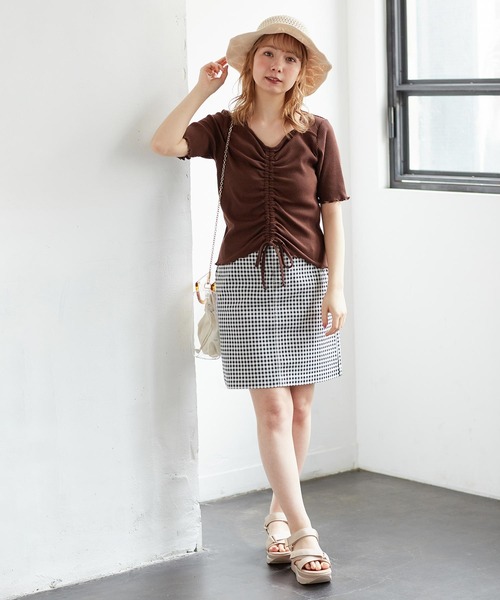 colza（コルザ）の「ドロスト使いトップス（Tシャツ/カットソー・レディース・ブラック/ベージュ/ブラウン/ピンク/ホワイト・M/L/S）」の6枚目の写真