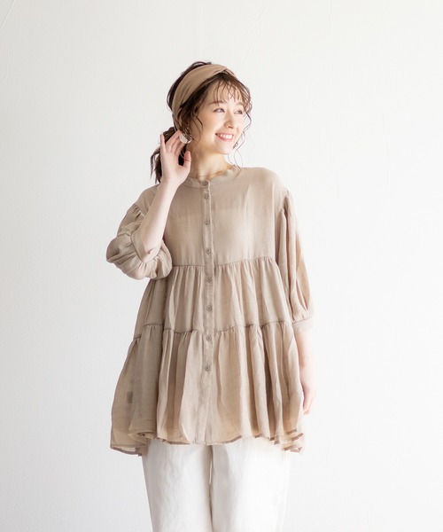 White Collection（ホワイトコレクション）の「【2021SS新作】軽やかガーゼ・ギャザーティアード2WAYブラウスチュニック（シャツ/ブラウス・レディース・チャコールグレー/アイボリー/グレイッシュベージュ/オレンジ・FREE）」の8枚目の写真