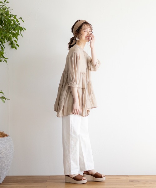 White Collection（ホワイトコレクション）の「【2021SS新作】軽やかガーゼ・ギャザーティアード2WAYブラウスチュニック（シャツ/ブラウス・レディース・チャコールグレー/アイボリー/グレイッシュベージュ/オレンジ・FREE）」の5枚目の写真