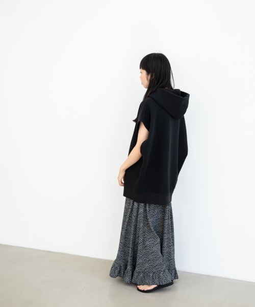 yuw（ユウ）の「ドットスソフリルスカート　942756（スカート・レディース・ブラック/ブルー・FREE）」の13枚目の写真