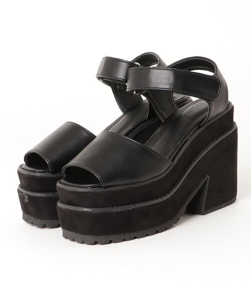 chumchum（チャムチャム）の「ステップバルキータンクサンダル（サンダル・レディース・ブラック/ブラック系その他2/ブラウン系その他2・LL/M/L/S）」の2枚目の写真
