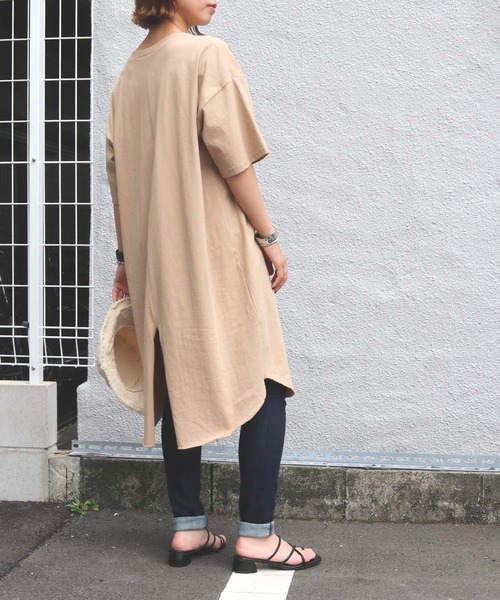 HER CLOSET（ハークローゼット）の「【HERCLOSET】7オンスヘビーウェイトコットンバックスリットTシャツワンピース（ワンピース・レディース・ブラック/チャコールグレー/ベージュ/ブルー/パープル/ホワイト・M）」の5枚目の写真