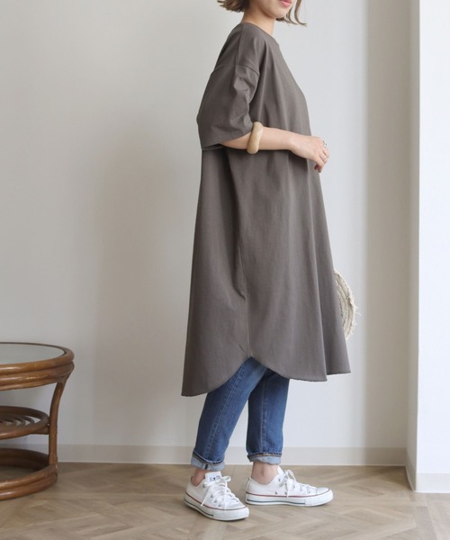 HER CLOSET（ハークローゼット）の「【HERCLOSET】7オンスヘビーウェイトコットンバックスリットTシャツワンピース（ワンピース・レディース・ブラック/チャコールグレー/ベージュ/ブルー/パープル/ホワイト・M）」の7枚目の写真