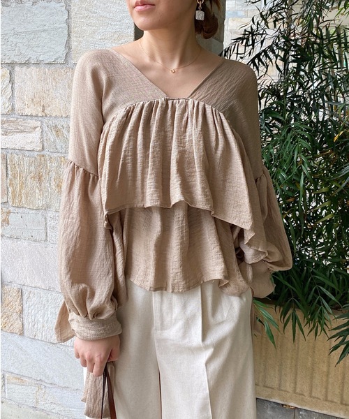 StyleSea(スタイルシー)の「ティアードフリル深Vネックトップス(袖リボン)(シャツ/ブラウス・レディース・オフホワイト/ブラック/ベージュ・FREE)」の19枚目の写真