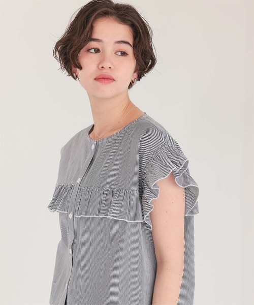 titivate（ティティベイト）の「フレンチスリーブフリルブラウス（シャツ/ブラウス・レディース・ベージュ系その他/ブラック/オフホワイト/ブルー系その他/グリーン系その他/ブラック系その他/ネイビー・S/M）」の22枚目の写真