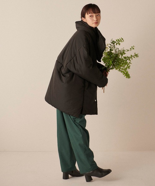 forksy.(フォルクシー)の「【forksy.】オーバーサイズストール付き中綿ノーカラージャケット(ダウンジャケット/コート・レディース・ホワイト/ブラック/カーキ・FREE)」の20枚目の写真