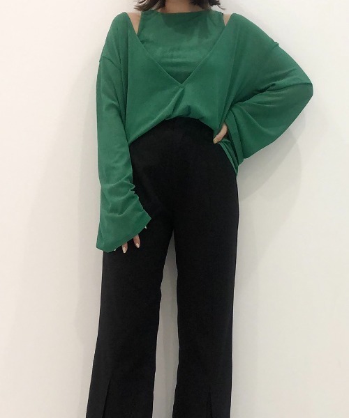 Solace（ソレイス）の「シアーリブVネックレイヤードトップス（Tシャツ/カットソー・レディース・グリーン/ホワイト/ブラック・FREE）」の4枚目の写真