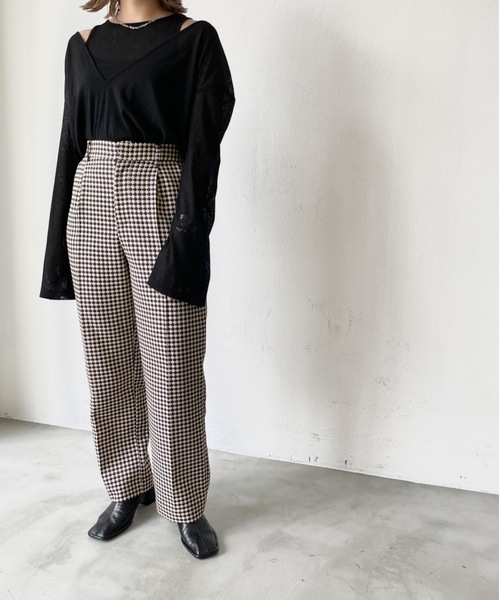 Solace（ソレイス）の「シアーリブVネックレイヤードトップス（Tシャツ/カットソー・レディース・グリーン/ホワイト/ブラック・FREE）」の21枚目の写真