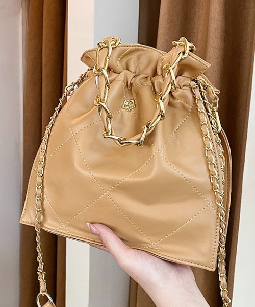 ACT（アクト）の「PUレザー キルティング チェーンショルダーバッグ 巾着バッグ（ショルダーバッグ・レディース・ホワイト/ブラック/ダークブラウン/ブラウン/ライトブラウン・FREE）」の10枚目の写真