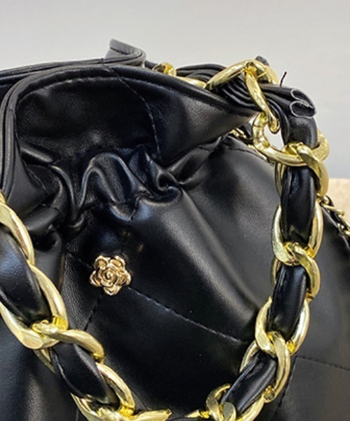 ACT（アクト）の「PUレザー キルティング チェーンショルダーバッグ 巾着バッグ（ショルダーバッグ・レディース・ホワイト/ブラック/ダークブラウン/ブラウン/ライトブラウン・FREE）」の20枚目の写真