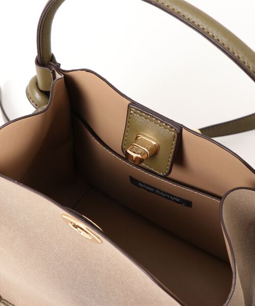 NATURAL BEAUTY BASIC（ナチュラルビューティーベーシック）の「パイピングボクシートート（トートバッグ・レディース・ブラック/カーキ・ﾌﾘ-）」の5枚目の写真