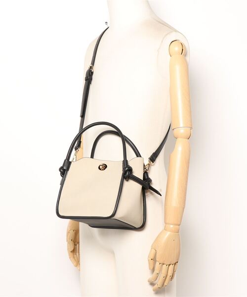 NATURAL BEAUTY BASIC（ナチュラルビューティーベーシック）の「パイピングボクシートート（トートバッグ・レディース・ブラック/カーキ・ﾌﾘ-）」の4枚目の写真