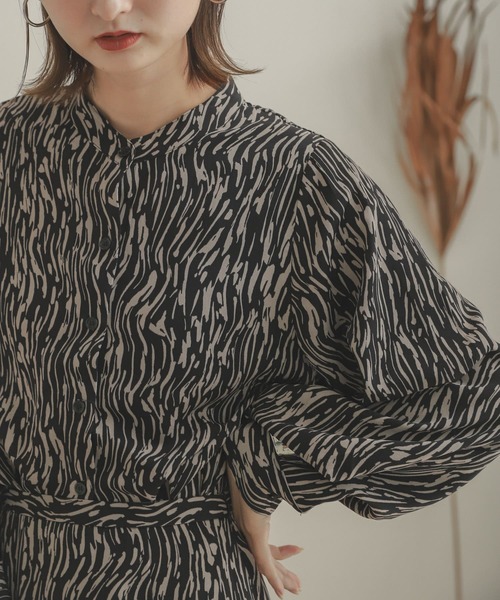 SENSE OF PLACE by URBAN RESEARCH（センスオブプレイスバイアーバンリサーチ）の「ソフトストライプタックスリーブシャツ（Tシャツ/カットソー・レディース・ブラック系その他/グリーン系その他/ベージュ系その他・ONE）」の2枚目の写真