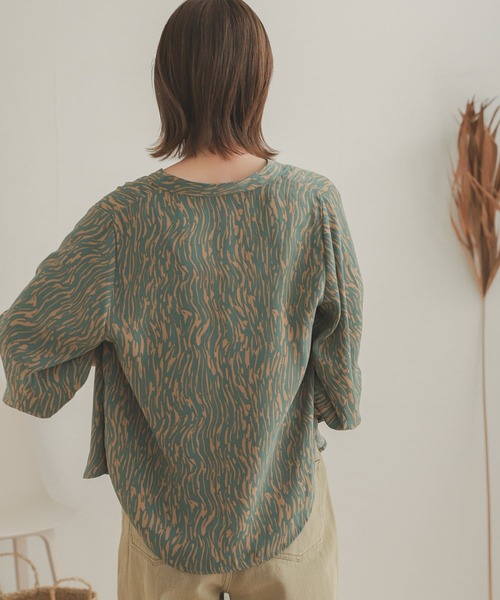 SENSE OF PLACE by URBAN RESEARCH（センスオブプレイスバイアーバンリサーチ）の「ソフトストライプタックスリーブシャツ（Tシャツ/カットソー・レディース・ブラック系その他/グリーン系その他/ベージュ系その他・ONE）」の8枚目の写真