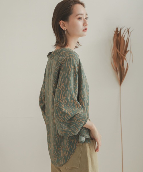 SENSE OF PLACE by URBAN RESEARCH（センスオブプレイスバイアーバンリサーチ）の「ソフトストライプタックスリーブシャツ（Tシャツ/カットソー・レディース・ブラック系その他/グリーン系その他/ベージュ系その他・ONE）」の9枚目の写真