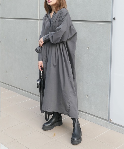 CORNERS（コーナーズ）の「ロングギャザーワンピース（ワンピース・レディース・チャコールグレー/ブラック/ブルー/グリーン・M）」の2枚目の写真