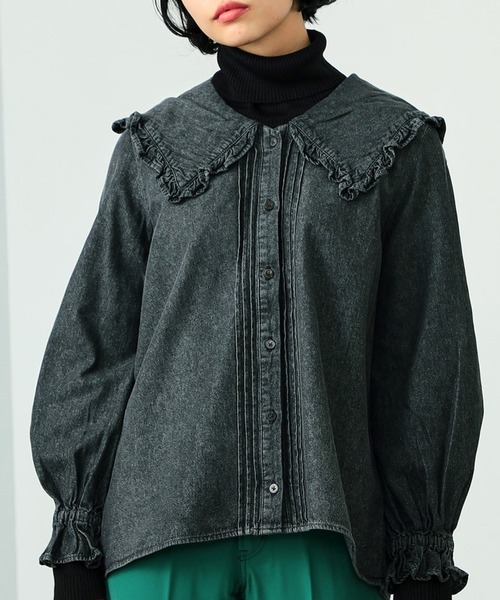 SOMETHING（サムシング）の「SOMETHING/サムシング　フリルビッグカラーデニムブラウス（シャツ/ブラウス・レディース・ブルー/ブラック系その他/ブルー系その他・FREE/MEDIUM/SMALL）」の13枚目の写真