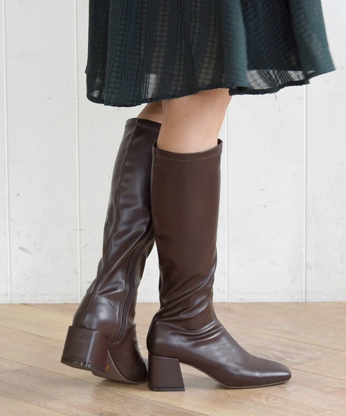 sango（sango）の「スクエアトゥヒールストレッチロングブーツ（ブーツ・レディース・ダークブラウン/アイボリー/ブラック/グレイッシュベージュ・3L/L/S/LL/M/SS）」の9枚目の写真