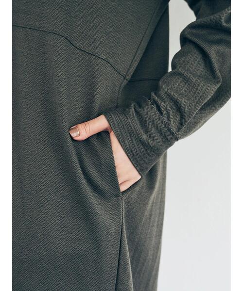 YECCA VECCA（イェッカヴェッカ）の「・ヘリンボーン柄カットソーワンピース＊（ワンピース・レディース・ブラック/カーキ/グレイッシュベージュ・FREE）」の20枚目の写真