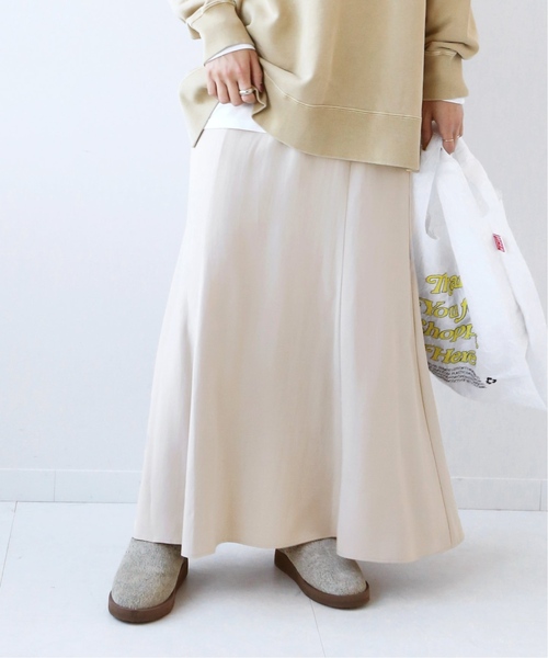 JOURNAL STANDARD relume（ジャーナルスタンダード　レリューム）の「《追加3》フィブリルレーヨンポリエステルマーメイドスカート◆（スカート・レディース・ブラック/ベージュ・38/36）」の2枚目の写真