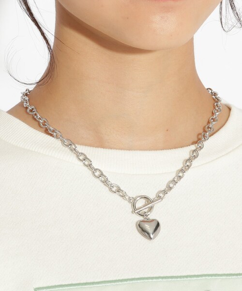 PINK-latte（ピンクラテ）の「ぷっくりハートチョーカー（ネックレス・キッズ・シルバー・00）」の5枚目の写真