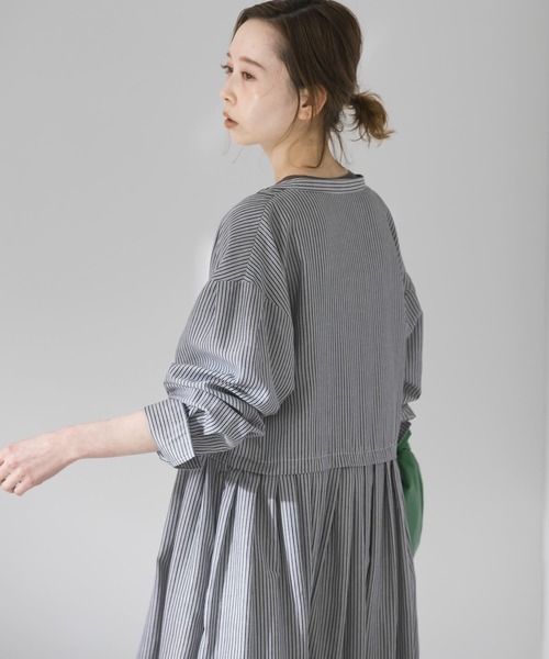 UR Lab.（アーバンリサーチラボ）の「『UR TECH Smart Linen Touch』ウエストタックワンピース（ワンピース・レディース・ホワイト系その他/ブラック系その他/ブルー系その他・SMALL/FREE）」の15枚目の写真