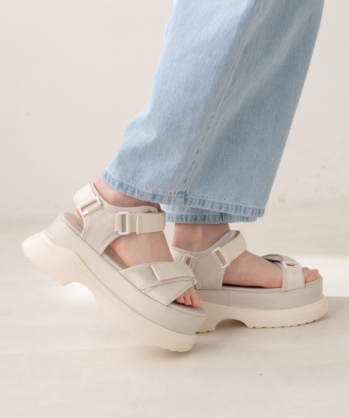 OLIVE des OLIVE（オリーブデオリーブ）の「厚底スポーツサンダル（サンダル・レディース・ブラック/オフホワイト・SMALL/MEDIUM/LARGE）」の5枚目の写真