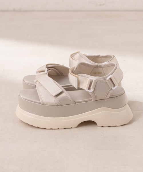 OLIVE des OLIVE（オリーブデオリーブ）の「厚底スポーツサンダル（サンダル・レディース・ブラック/オフホワイト・SMALL/MEDIUM/LARGE）」の10枚目の写真