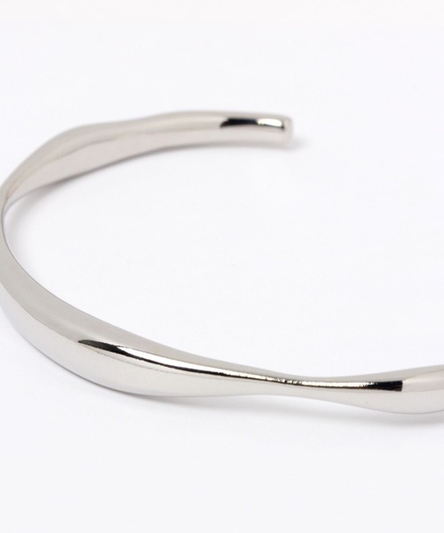 LEPSIM(レプシィム)の「メタルバングル1 274102(バングル/リストバンド・レディース・シルバー/ゴールド・ONE SIZE)」の4枚目の写真