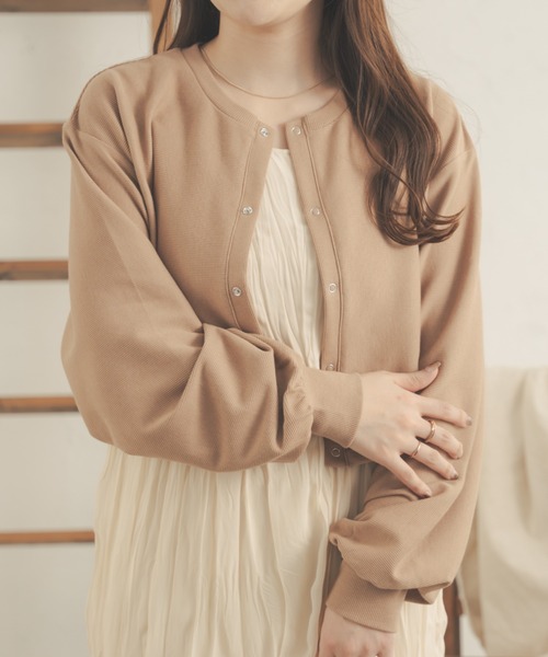 Ambre Neige(アンブルネージュ)の「ドットボタンカーディガン/【WEB/EC限定商品】(カーディガン/ボレロ・レディース・ライトグレー/ベージュ/アイボリー/ダークブラウン・FREE)」の4枚目の写真