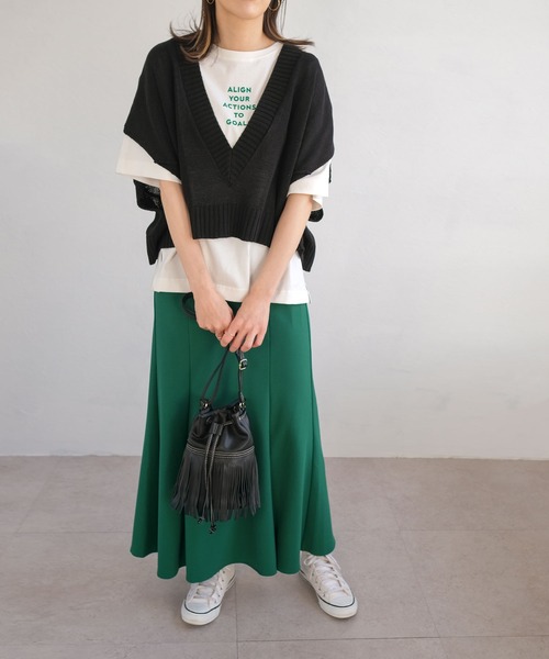 ＡＮＤＪ（アンドジェイ）の「リネンタッチ深Vネックニットベスト（ベスト・レディース・グリーン/ブラック・M）」の4枚目の写真