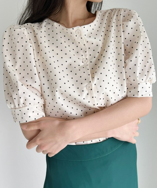 CLEA(クレア)の「ピンドット2wayデザインブラウス(Tシャツ/カットソー・レディース・ホワイト・FREE)」の7枚目の写真